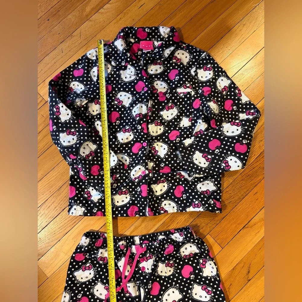 Hello Kitty Black, White & Pink Fleece Pajama Set Girl’s Med. 100% Cotton! Soft!